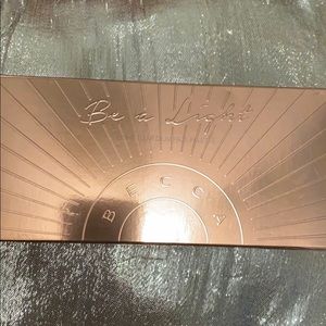 “Be a light” Light to medium face palette